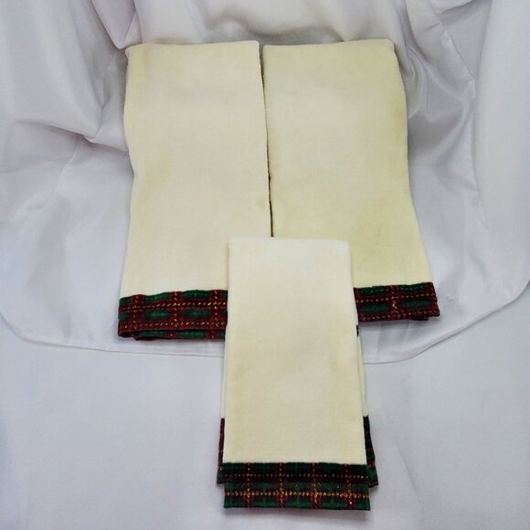 Lenox Christmas Holiday Nouveau Hand and Fingertip Towels Set Of 3 - Picture 2 of 10